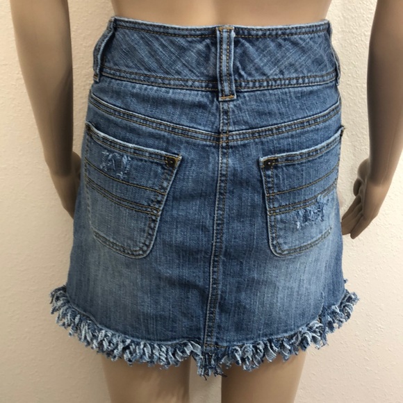 🌻 Ann Taylor LOFT Fringe Hem Distressed Skirt - Picture 2 of 8